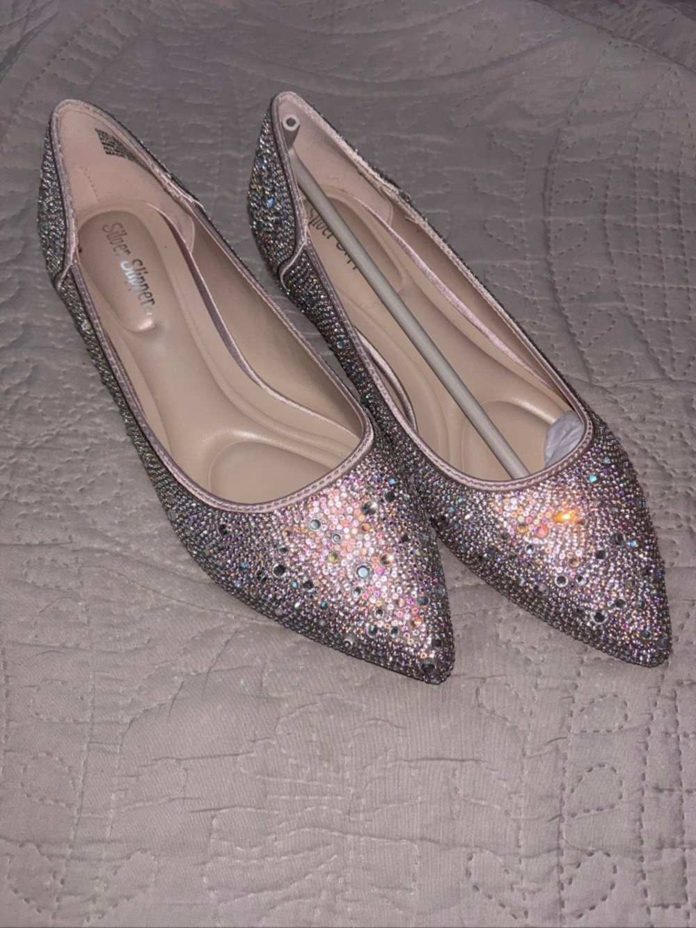 Silver Slipper Rhinestone Pointed Toe Flats size 6 Brand New